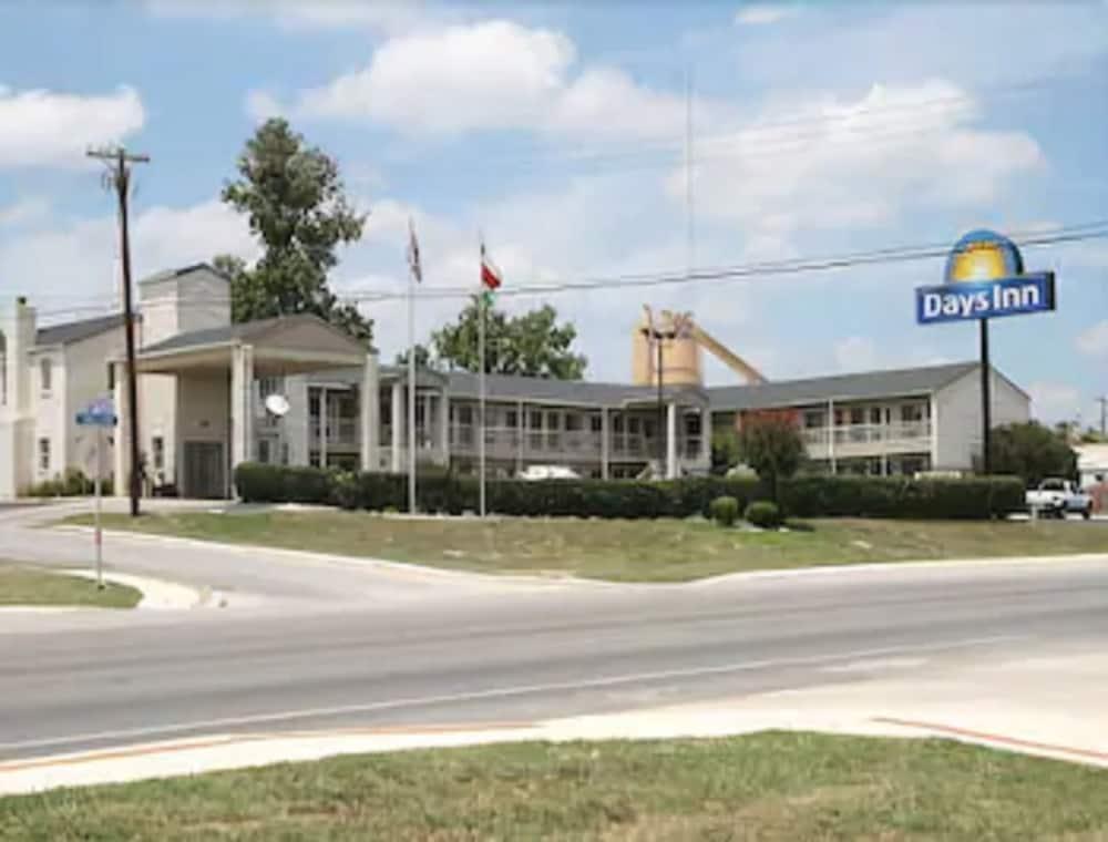 Days Inn by Wyndham Kerrville Eksteriør bilde